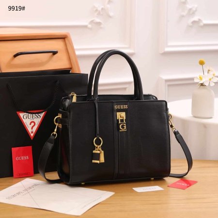 حقيبه GUESS ماستر كولتي